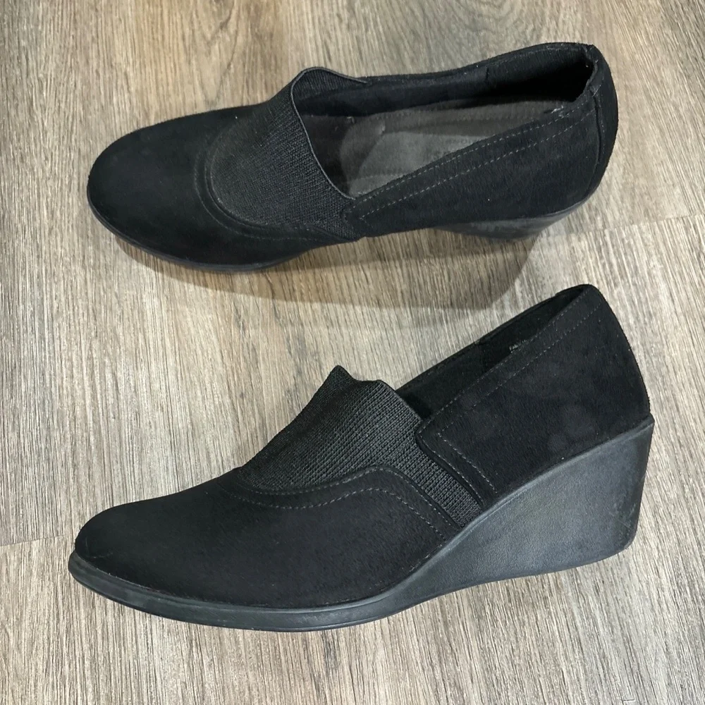 Comfort Plus‎ By Predictions Shoes Women’s 7.5 Black Wedge Close Toed Slip On